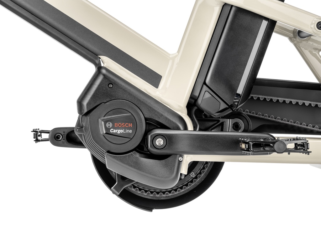 MOUSTACHE Lundi 20 Cargo 5