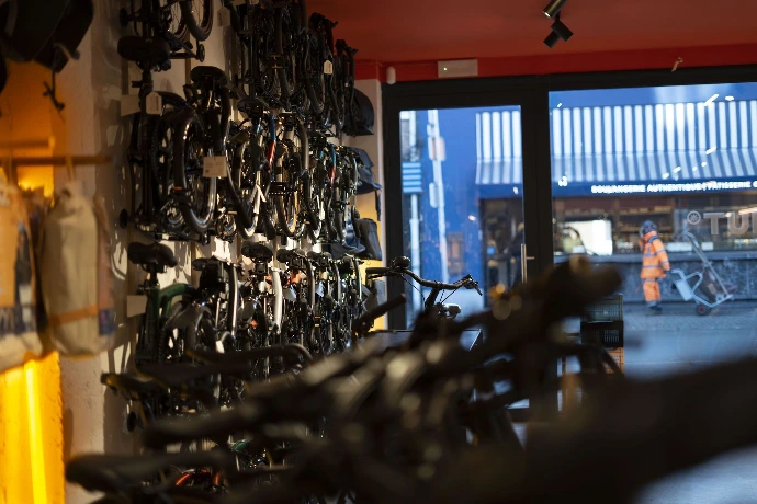 Magasin de vélos électriques KOMUT Bikes à Uccle, rue Vanderkindere