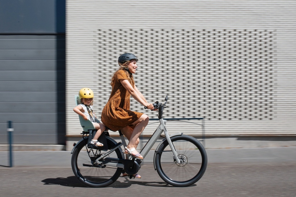 MOUSTACHE Lundi 27.4